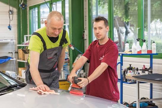 Die 5 besten Autoteppich-Reinigungsservices in Jena – Festsitzenden Schmutz aus dem Fahrzeugboden entfernen